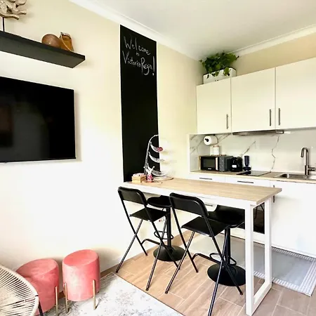 Victoria Regia By Ferias Em Figueira